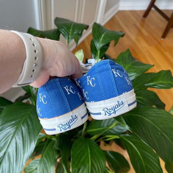 Row One Kansas City Royals KC logo sneakers lace up Men 7 Women's 8.5  Unisex - Picture 14 of 15
